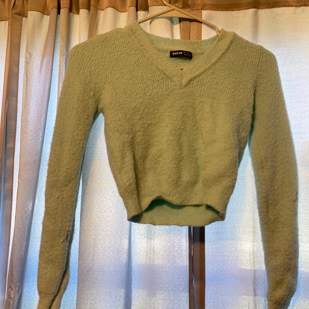 Long sleeve crop sweater